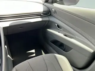 Hyundai ELANTRA 2025 SEL Sport 4p Sedan