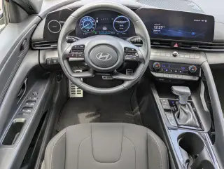 Hyundai ELANTRA Hybrid 2025 SEL Sport 4p Sedan