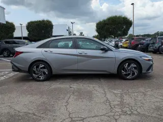 Hyundai ELANTRA Hybrid 2025 SEL Sport 4p Sedan