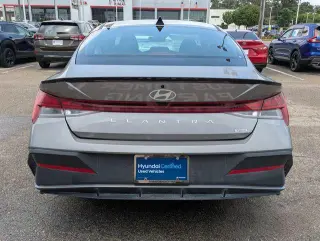 Hyundai ELANTRA Hybrid 2025 SEL Sport 4p Sedan