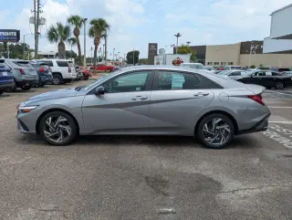Hyundai ELANTRA Hybrid 2025 SEL Sport 4p Sedan