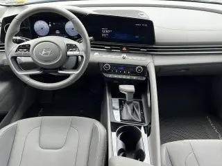 Hyundai ELANTRA 2025 SEL Conveniencia 4p Sedan