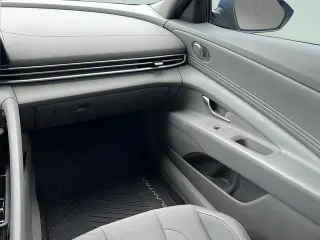 Hyundai ELANTRA 2025 SEL Conveniencia 4p Sedan