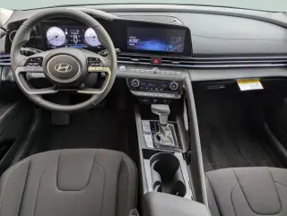 Hyundai ELANTRA 2025 SEL Conveniencia 4p Sedan