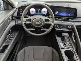 Hyundai ELANTRA 2025 SEL Conveniencia 4p Sedan