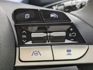Hyundai ELANTRA 2025 SEL Conveniencia 4p Sedan