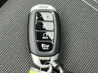 Hyundai VENUE 2025 Limited 4p Crossover
