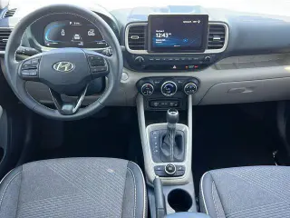 Hyundai VENUE 2024 Limited 4dr Crossover