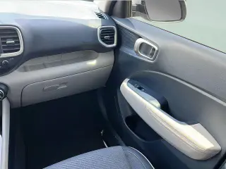 Hyundai VENUE 2024 Limited 4dr Crossover