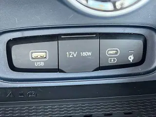 Hyundai VENUE 2024 Limited 4dr Crossover