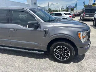Ford F-150 2021 4x2 XLT 4 puertas SuperCrew 5.5 pies. SB