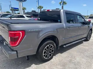 Ford F-150 2021 4x2 XLT 4 puertas SuperCrew 5.5 pies. SB