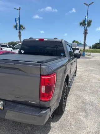 Ford F-150 2021 4x2 XLT 4 puertas SuperCrew 5.5 pies. SB