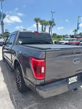 Ford F-150 2021 4x2 XLT 4 puertas SuperCrew 5.5 pies. SB