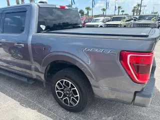 Ford F-150 2021 4x2 XLT 4 puertas SuperCrew 5.5 pies. SB