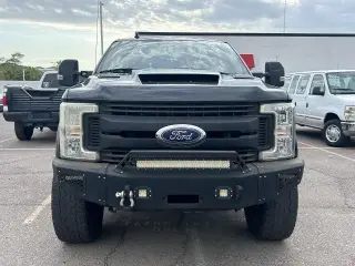 Ford F-250 Super Duty 2019 4x4 XLT Cabina Crew 4 puertas 6.8 pies. Pickup SB
