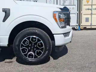 Ford F-150 2023 4x4 XLT 4p SuperCrew 5.5 ft. SB