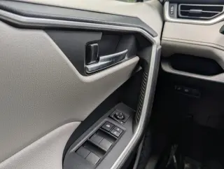 Toyota RAV4 2020 AWD XLE 4p SUV