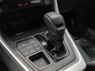 Toyota RAV4 2020 AWD XLE 4p SUV