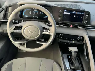 Hyundai ELANTRA 2025 SEL Sport 4p Sedan
