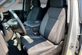Chevrolet Silverado 1500 2024 4x4 Custom 4p Cabina de Tripulante Estándar 5.8 ft. CB