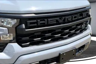 Chevrolet Silverado 1500 2024 4x4 Custom 4p Cabina de Tripulante Estándar 5.8 ft. CB