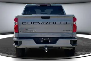 Chevrolet Silverado 1500 2024 4x4 Custom 4p Cabina de Tripulante Estándar 5.8 ft. CB