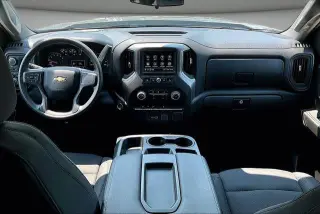 Chevrolet Silverado 1500 2024 4x4 Custom 4p Cabina de Tripulante Estándar 5.8 ft. CB