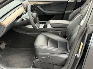 Tesla Model Y 2023 4p Crossover