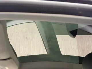 Tesla Model Y 2023 4p Crossover