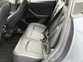 Tesla Model Y 2023 4p Crossover