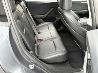 Tesla Model Y 2023 4p Crossover