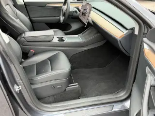 Tesla Model Y 2023 4p Crossover