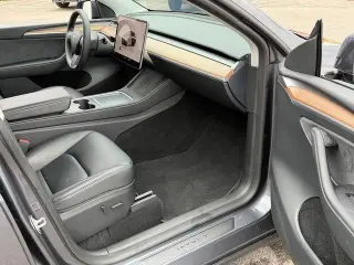Tesla Model Y 2023 4p Crossover
