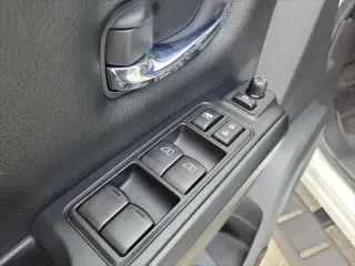 Nissan Titan 2023 4x4 PRO-4X 4p. Cabina de tripulación 5,6 pies BA