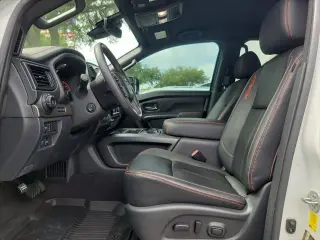 Nissan Titan 2023 4x4 PRO-4X 4p. Cabina de tripulación 5,6 pies BA