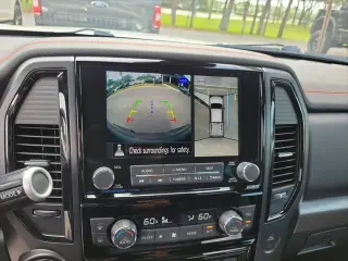 Nissan Titan 2023 4x4 PRO-4X 4p. Cabina de tripulación 5,6 pies BA