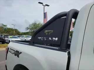 Nissan Titan 2023 4x4 PRO-4X 4p. Cabina de tripulación 5,6 pies BA