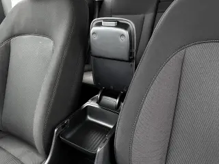 Hyundai KONA 2025 SE 4p Crossover