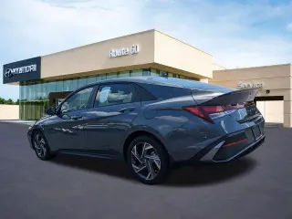 Hyundai ELANTRA 2025 SEL Sport Sedán 4p