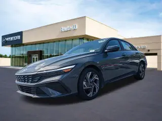 Hyundai ELANTRA 2025 SEL Sport Sedán 4p