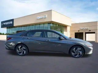 Hyundai ELANTRA Hybrid 2025 SEL Sport 4p Sedan