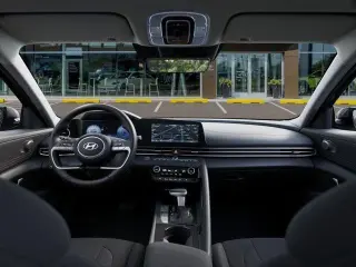 Hyundai ELANTRA 2025 SEL Confort Sedán 4 puertas