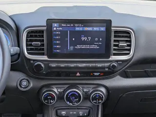 Hyundai VENUE 2026 SEL 4p Crossover con techo bicolor