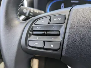Hyundai VENUE 2026 SEL 4p Crossover con techo bicolor