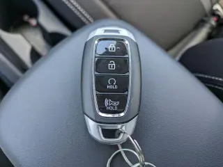 Hyundai VENUE 2026 SEL 4p Crossover con techo bicolor