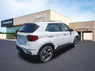 Hyundai VENUE 2026 SEL 4p Crossover con techo bicolor