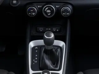 Hyundai VENUE 2026 SEL 4p Crossover con Techo Bicolor