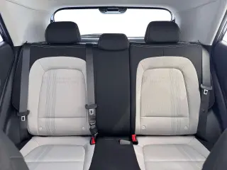 Hyundai VENUE 2026 SEL 4p Crossover con techo bicolor