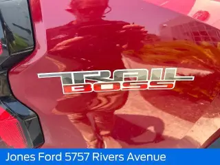 Chevrolet Colorado 2023 4x4 Trail Boss 4 puertas Crew Cab 5 pies. CA